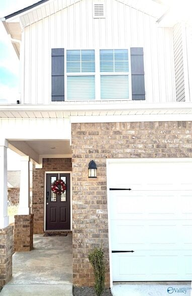 Building Photo - 7559 Discovery Pt Dr NW