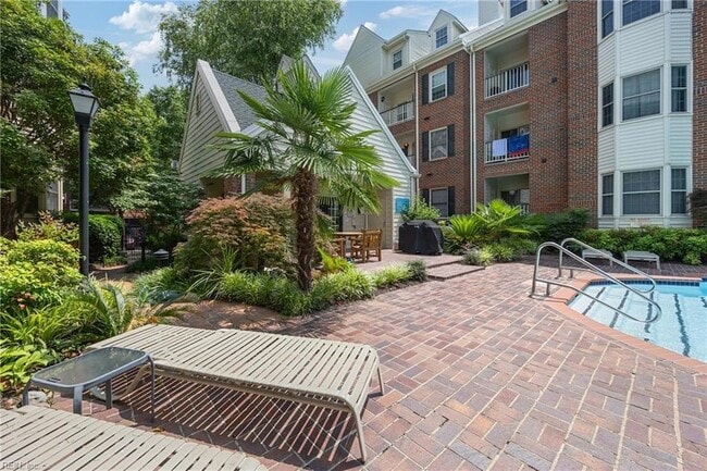 Photo - 321 Duke St Unit 130