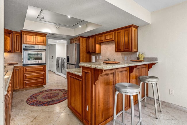 Photo - 2420 Torrey Pines Rd Unit ID1255615P