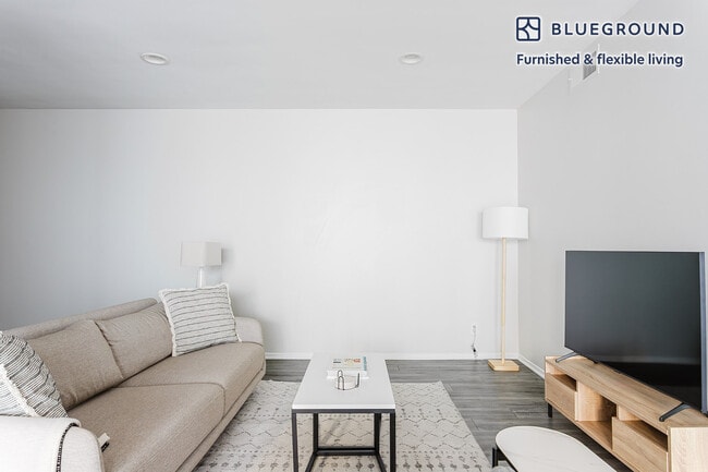 Photo - 115 N Wetherly Dr Unit FL1-ID1295