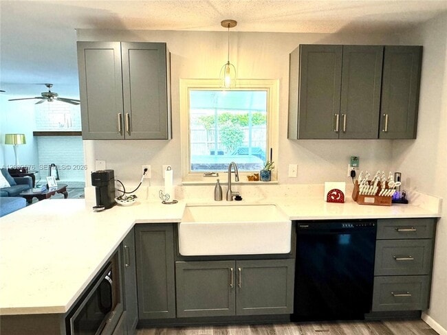 Photo - 1063 Wexford Way