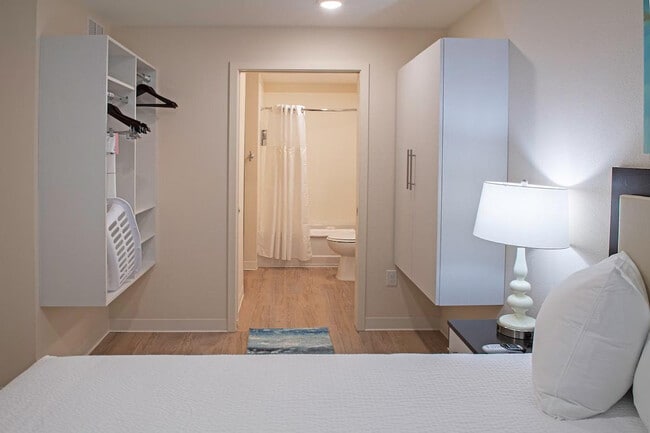 Photo - 2210 N Glenville Dr Unit SI ID1039339P