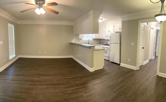 Photo - 383 Springview Ln