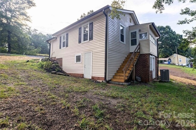 Photo - 1488 Hilltop St