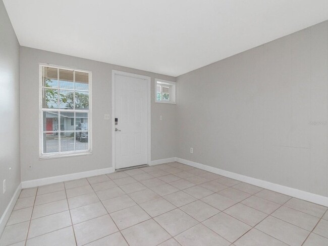 Photo - 104 Karde Ln