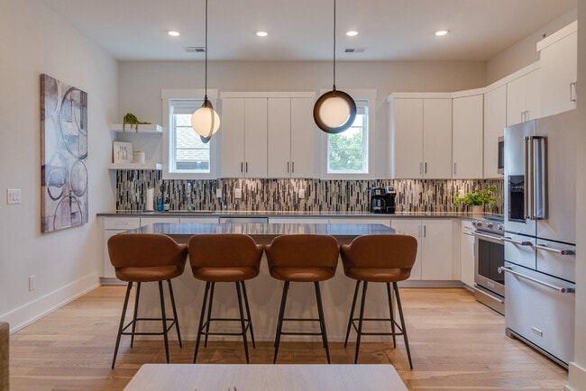 Photo - 119 Acklen Park Dr Unit ID1049677P