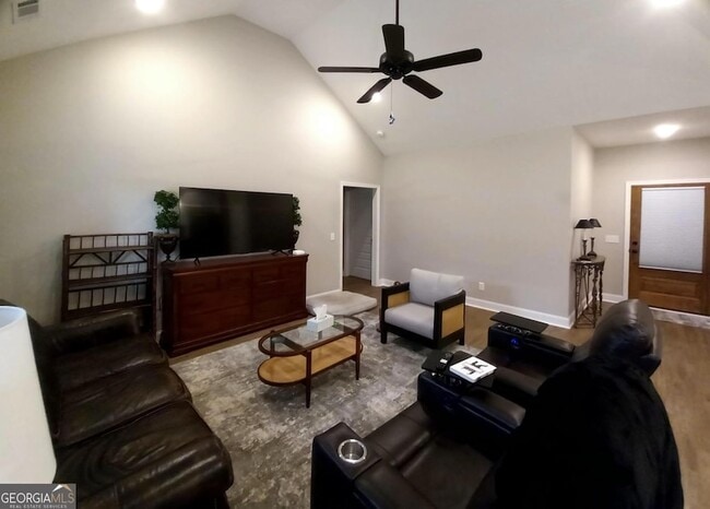 Photo - 409 N Main St