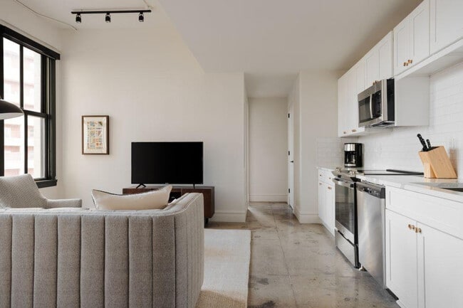 Photo - 505 E Travis St Unit ID1267122P