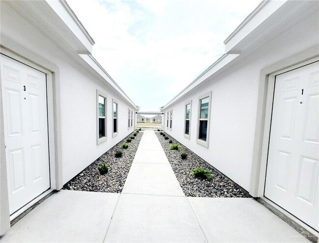 Photo - 5801 Swallow Ave Unit 1