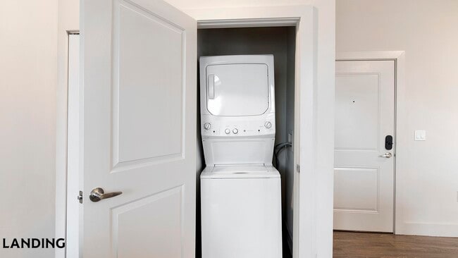 Photo - 5885 Lakehurst Dr Unit 1237