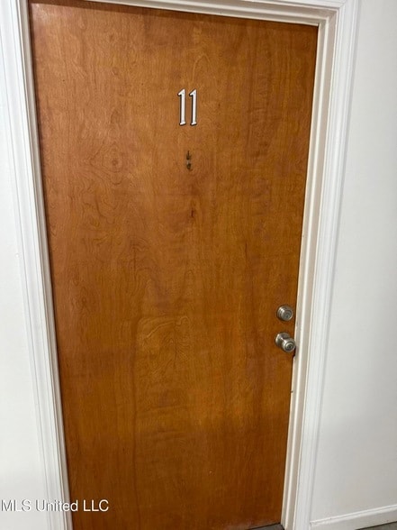 Photo - 212 E 2nd St