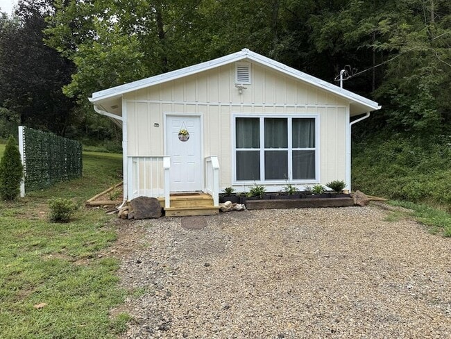 Photo - 1748C Allison Watts Road