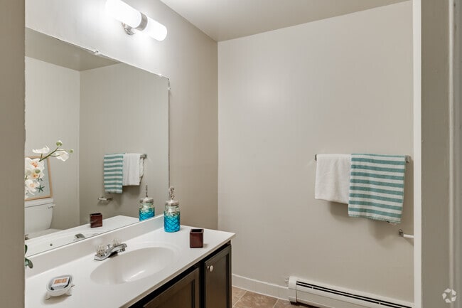 2BR, 1.5BA - Ash - 1,125SF - Eastern Lofts Apartment Homes