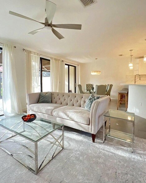 Photo - 819 Windermere Way