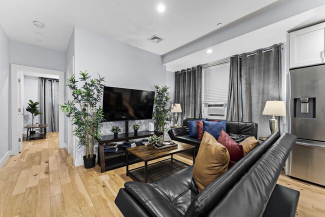 Building Photo - 1011 Bennington St Unit SI ID1343283P