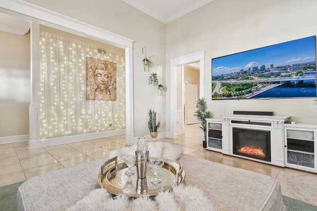 Building Photo - 509 S Willow Ave Unit ID1265086P