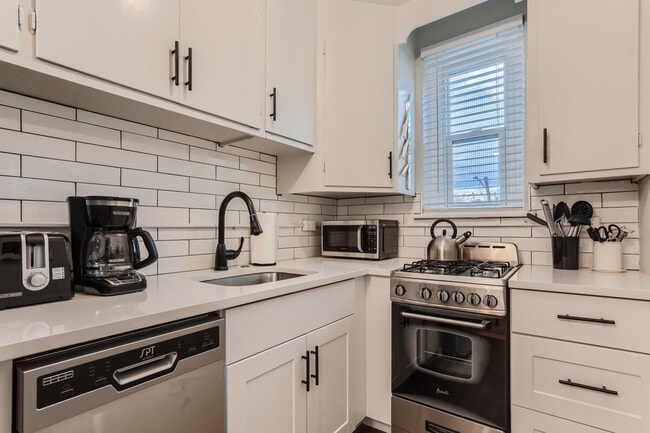 Photo - 1666 Detroit St Unit ID1026258P