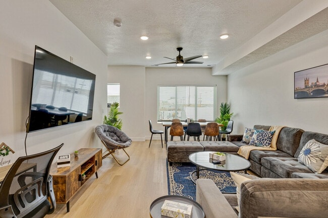 Photo - 218 Paxton Ave Unit SI ID1594744P