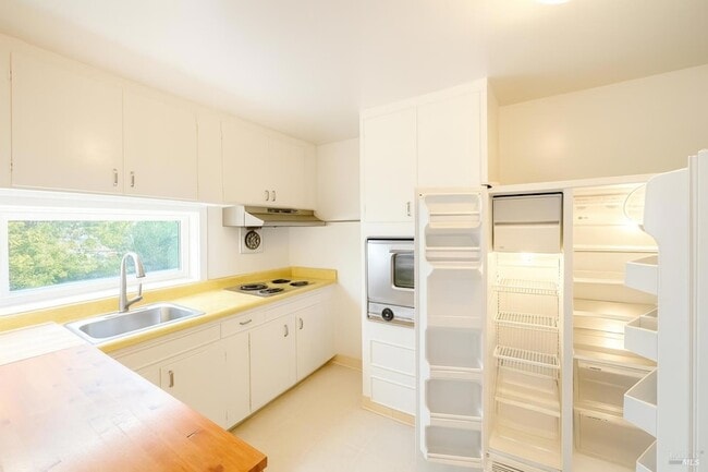 Photo - 34 Sunrise Ave Unit B