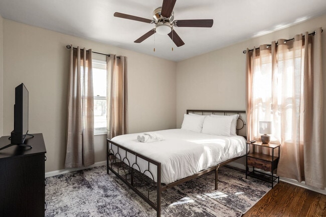 Photo - 2307 E 65th St Unit ID1328005P