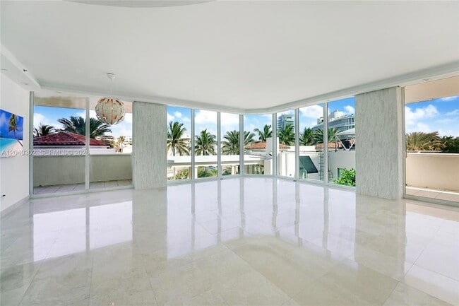 Photo - 300 South Pointe Dr Unit 405