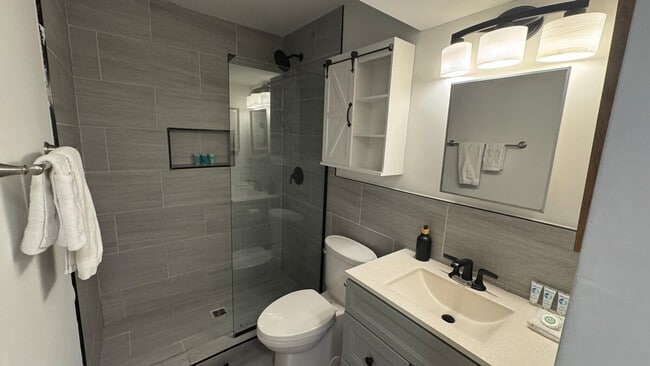 Photo - 2018 Morningside Dr Unit ID1344197P