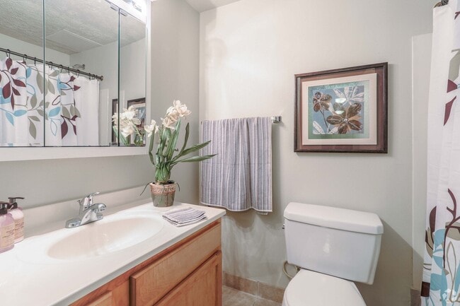 Photo - Chamberlain I & II Apartments