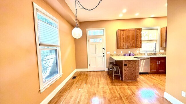 Photo - 1458 Cambridge St Unit 1458