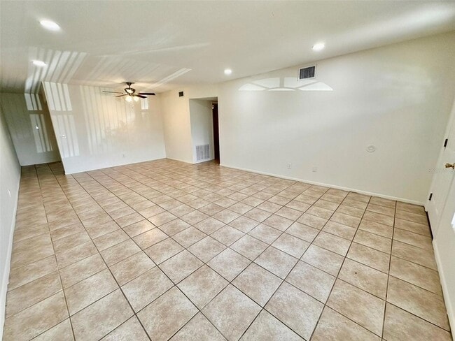 Photo - 2073 Denmark St Unit 5