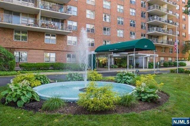 Building Photo - 301 Beech St Unit OF7