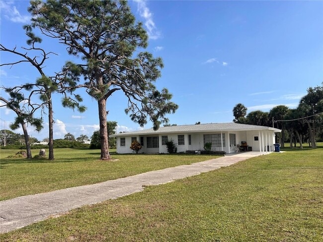 Building Photo - 641 E Dearborn St