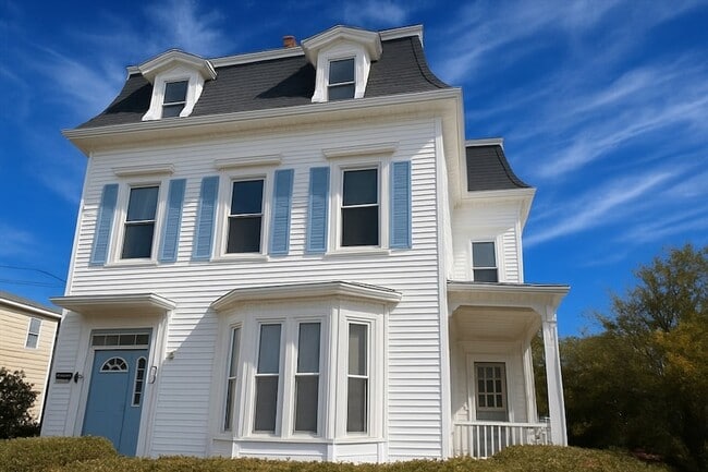 Building Photo - 127 Court St Unit 3