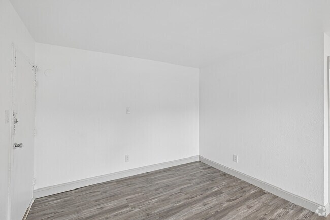 Platinum - 2BR - 2BR, 2BA - 950SF - Dining Room - Marina Point