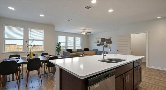 Photo - 798 Eves Necklace Dr.