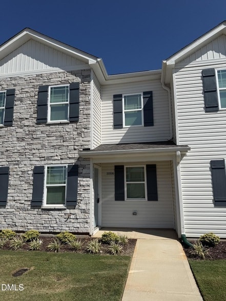 Photo - 1006 Peony Ln