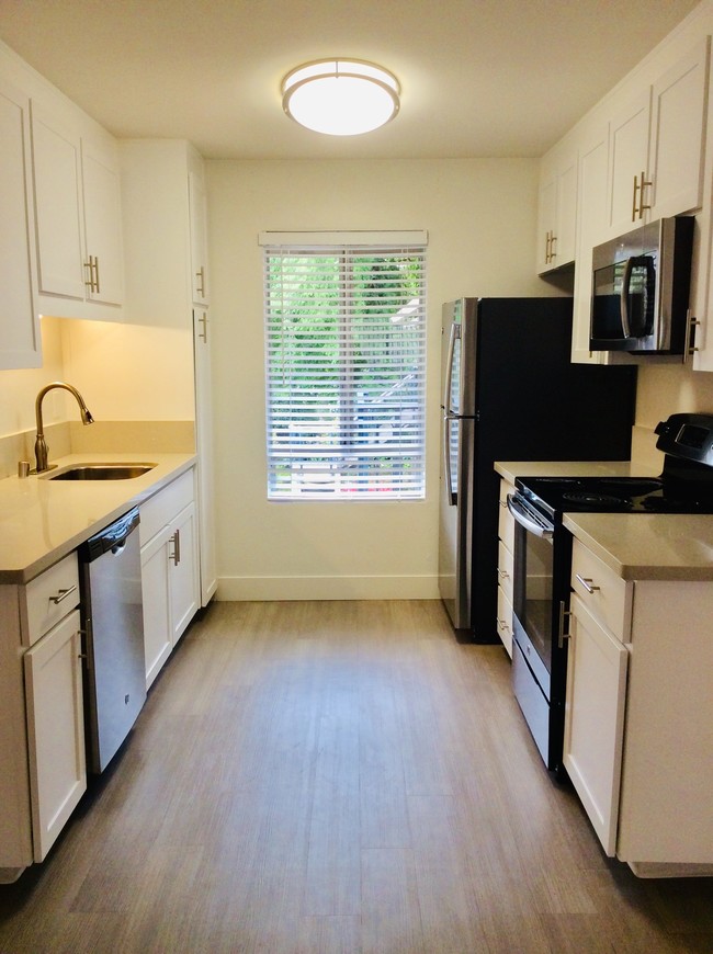 Photo - Sierra Regency Apartments