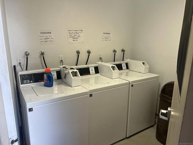 Photo - 3761 Boundary St