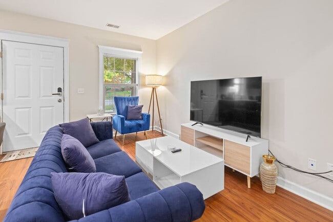 Photo - 701 E Kirby St Unit ID1228682P