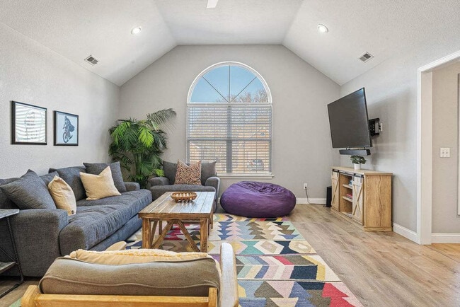 Building Photo - 403 Willington Ln Unit ID1309794P