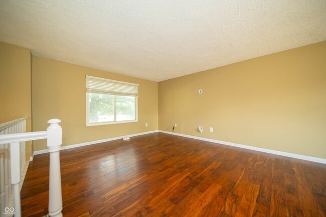 Photo - 8307 Castle Farms Rd