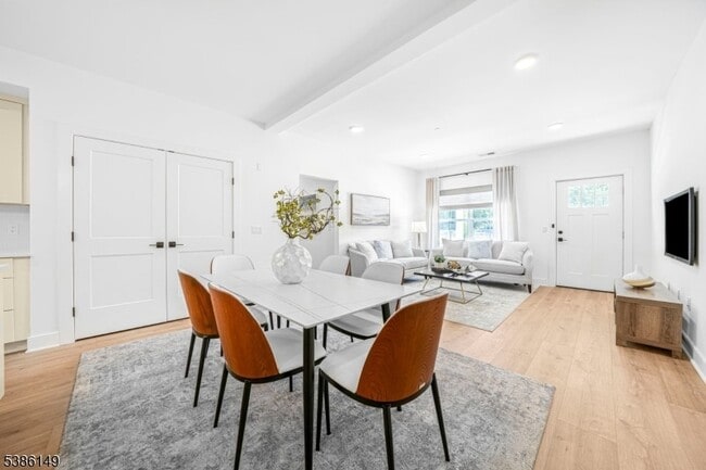 Photo - 20 Encampment Court