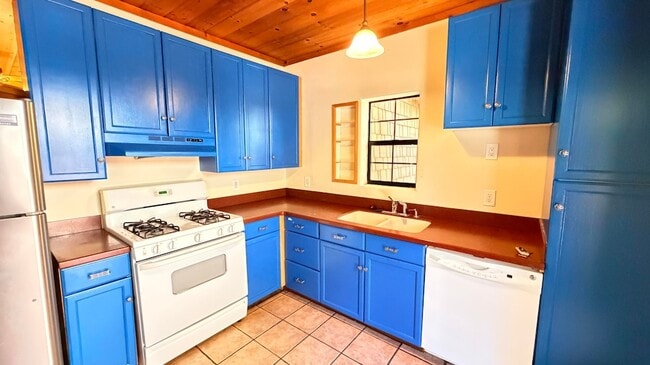 Photo - 54080 Pine Crest Ave