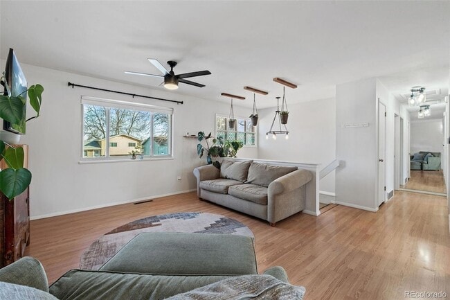 Photo - 1438 Laurette Dr