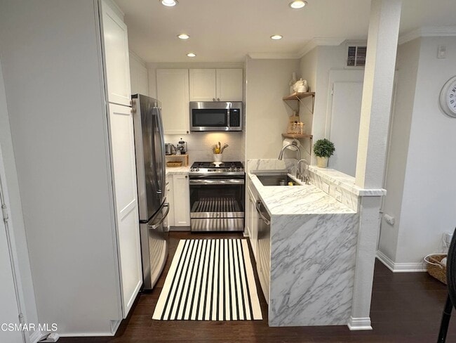 Photo - 5530 Owensmouth Ave Unit 206