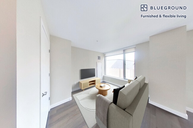 Photo - 77 Exeter St Unit FL13-ID4631A