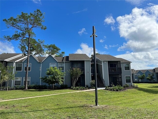 Building Photo - 3740 Idlebrook Cir Unit 202