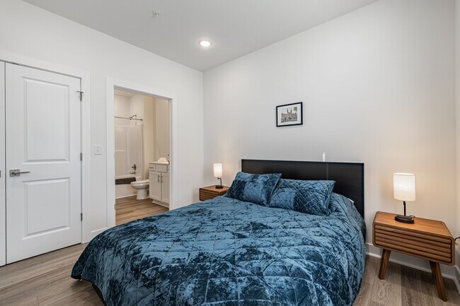 Queen size bed - 1619 N 28th St