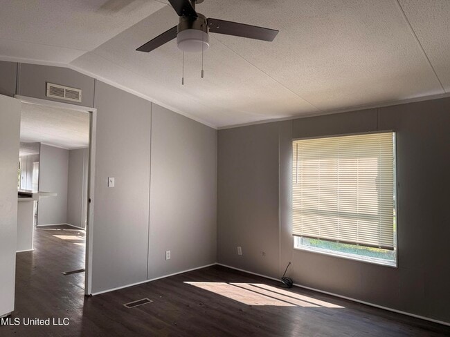 Photo - 505 Hillview Ct