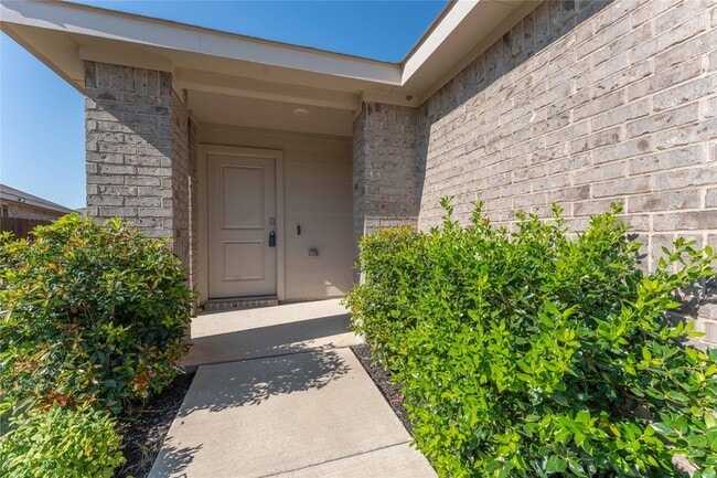 Photo - 16409 Portage St