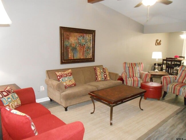 Building Photo - 7108 Gatewood Dr